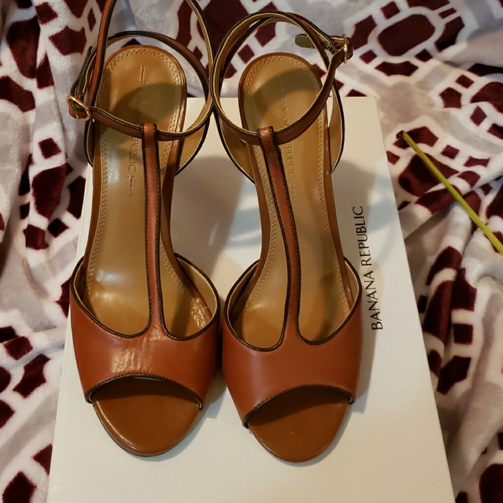 Banana Republic Women's Tawny Brown Paula Sandals